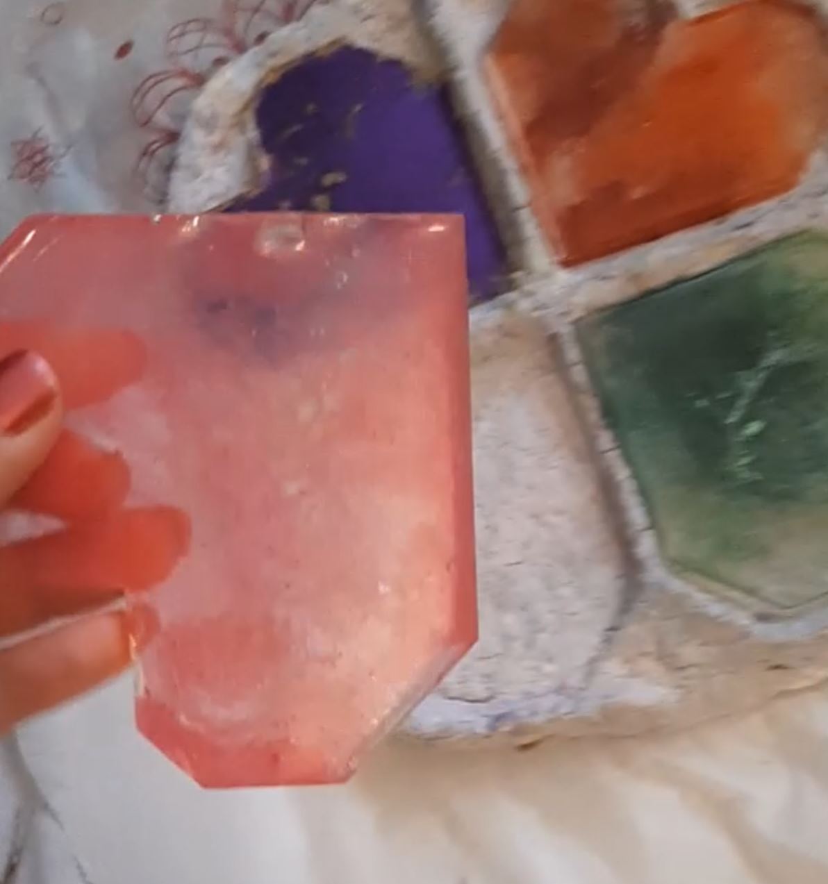 آموزش ساخت زیرلیوانی رزینی و جای زیرلیوانی پاپیه ماشه | یک پروژه خلاقانه و زیبا برای دکور منزل