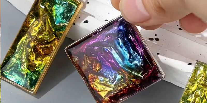 آموزش ساخت آویز رزینی؛ هنری ساده اما خیره‌کننده ✨